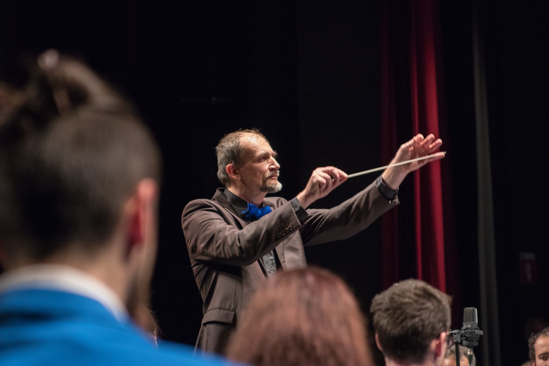 Edukacja teatralna dla początkujących – jak zacząć?