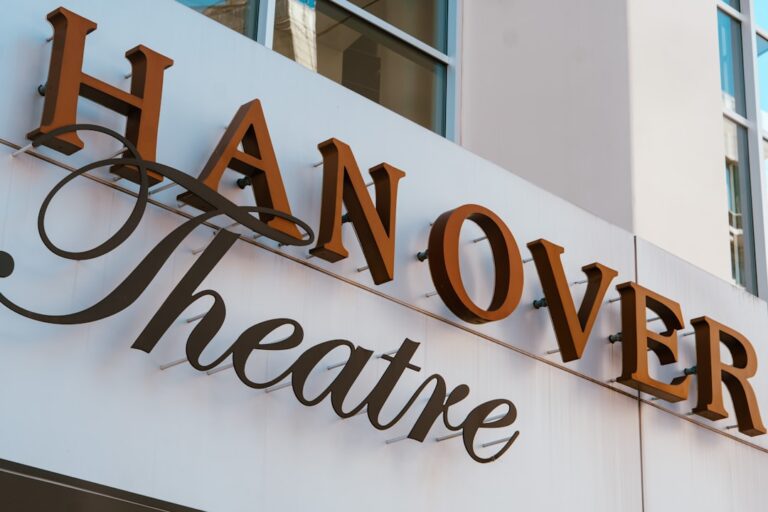 Recenzje przedstawień teatralnych – jak powstaje recenzja?